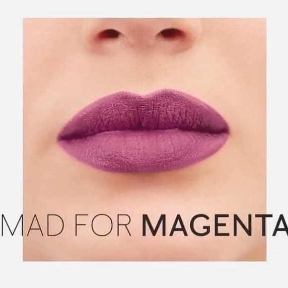 Mary Kay At Play Liquid Lipstick Mad for Magneta. - Picture 1 of 4